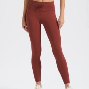 Women’s Vuori Daily Leggings Size Small Spice - missing size tag